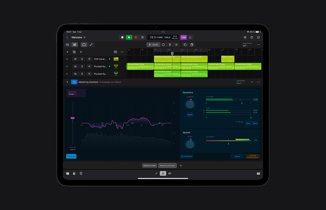 Interface de l’assistant de masterisation affichant les réglages Égaliseur, Dynamiques et Vitesse dans LogicPro pour iPad sur iPad Pro.