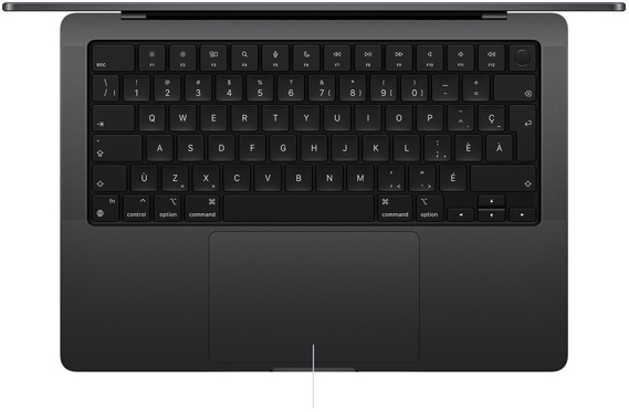 Vue en plongée d’un MacBook Pro 14 pouces ouvert montrant le pavé-pression situé sous le clavier