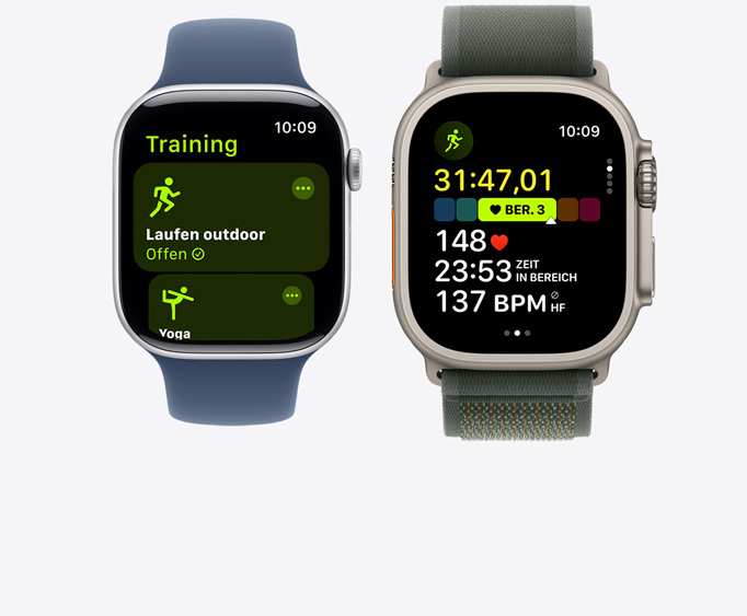 Vorderansicht der Apple Watch Series 10 und Apple Watch Ultra 2 mit einem Yogatraining und einem Lauftraining mit mehreren Messwerten.