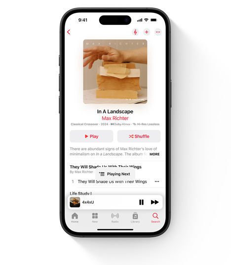 iPhone 螢幕顯示 Apple Music 正在播放 Max Richter 歌曲的用戶介面 