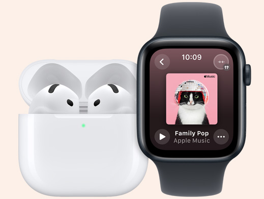 Słuchawki AirPods ustawione obok zegarka Apple Watch.